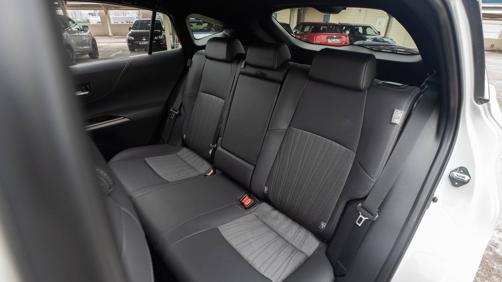 Toyota Harrier 2.5G Hybrid photo 8